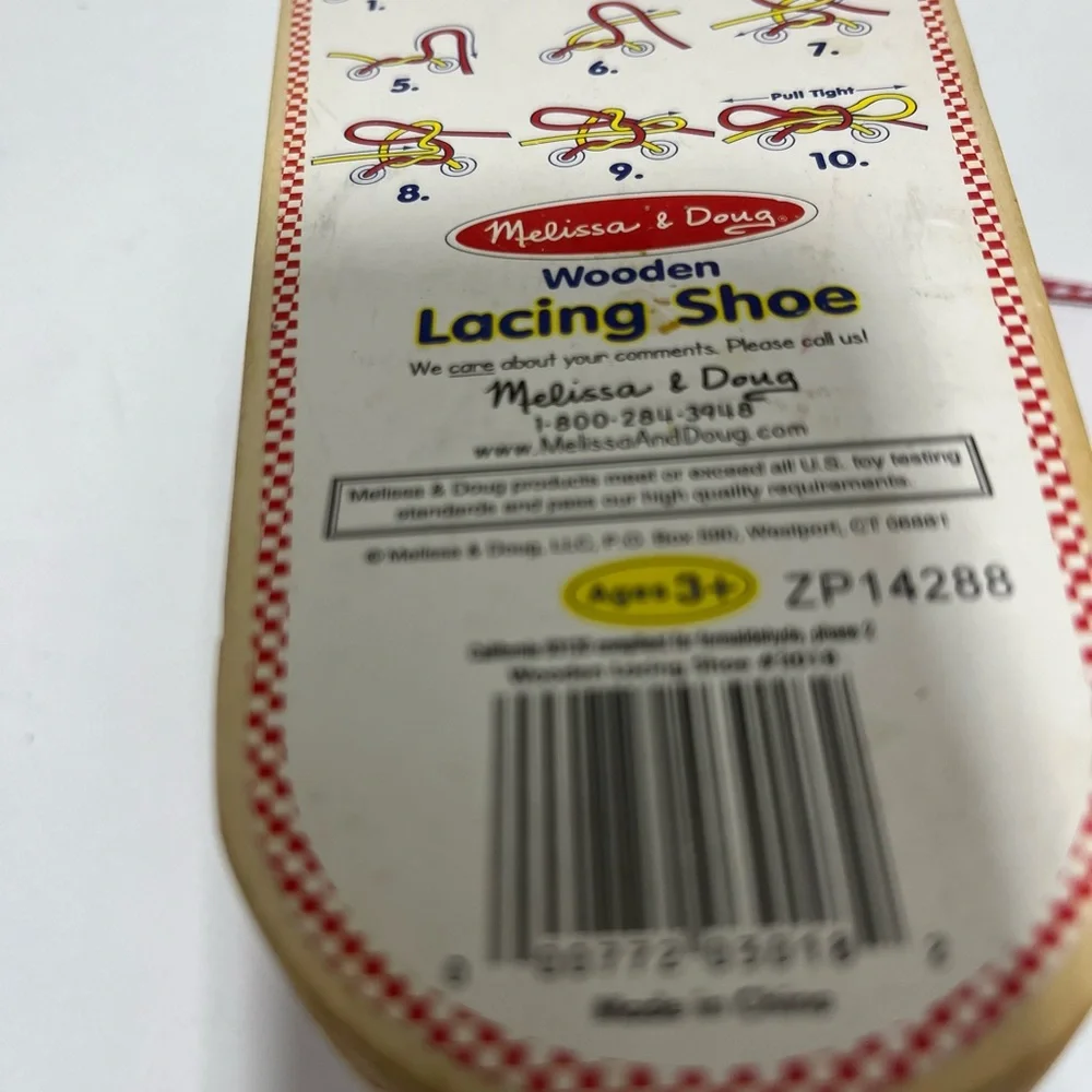 Melissa & Doug Wood Lacing‎ Sneaker (F1)